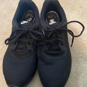 Nike Women’s Black Athletic Shoes